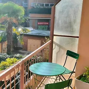 https://holiday-homes.it-lombardy.com